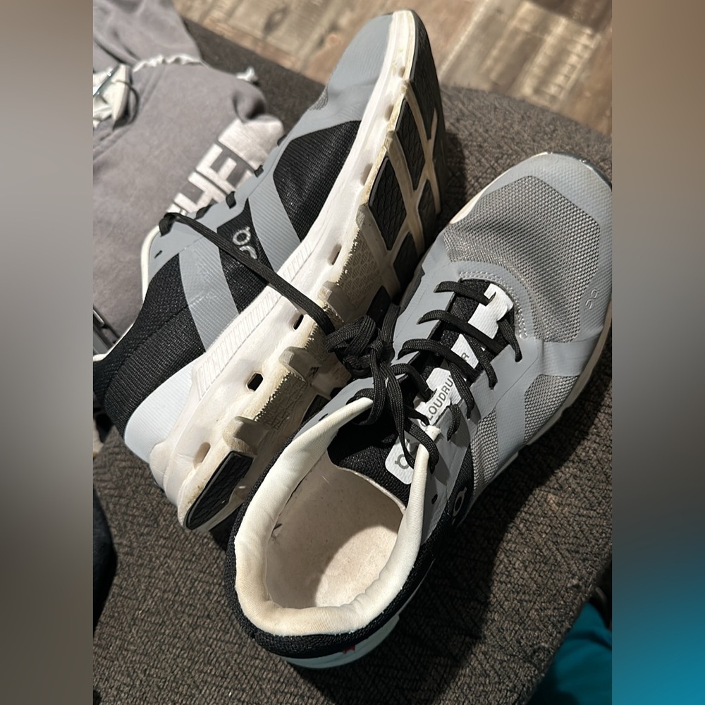 Men’s cloud runners